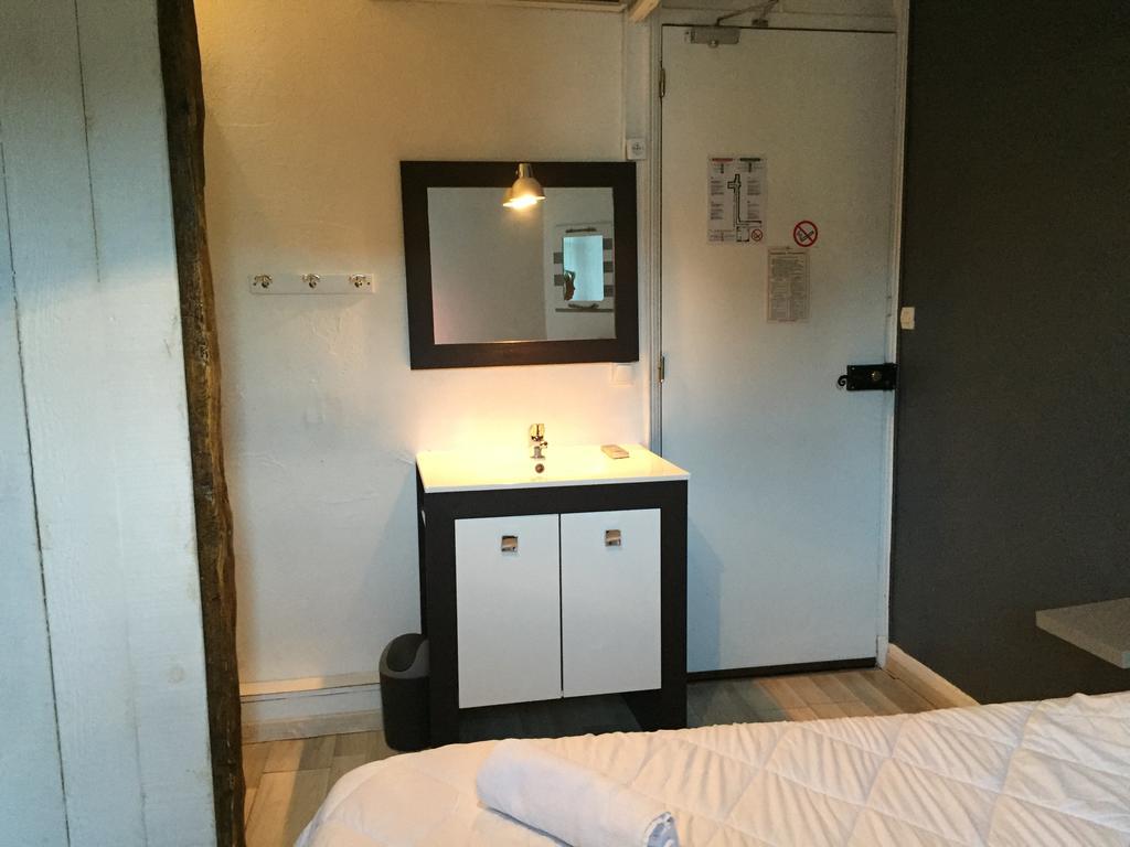 Hotel Restaurant Le 8 มองเดอลิเยอลานาปูล ภายนอก รูปภาพ