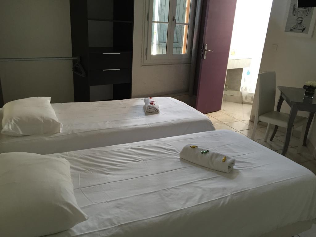 Hotel Restaurant Le 8 มองเดอลิเยอลานาปูล ภายนอก รูปภาพ